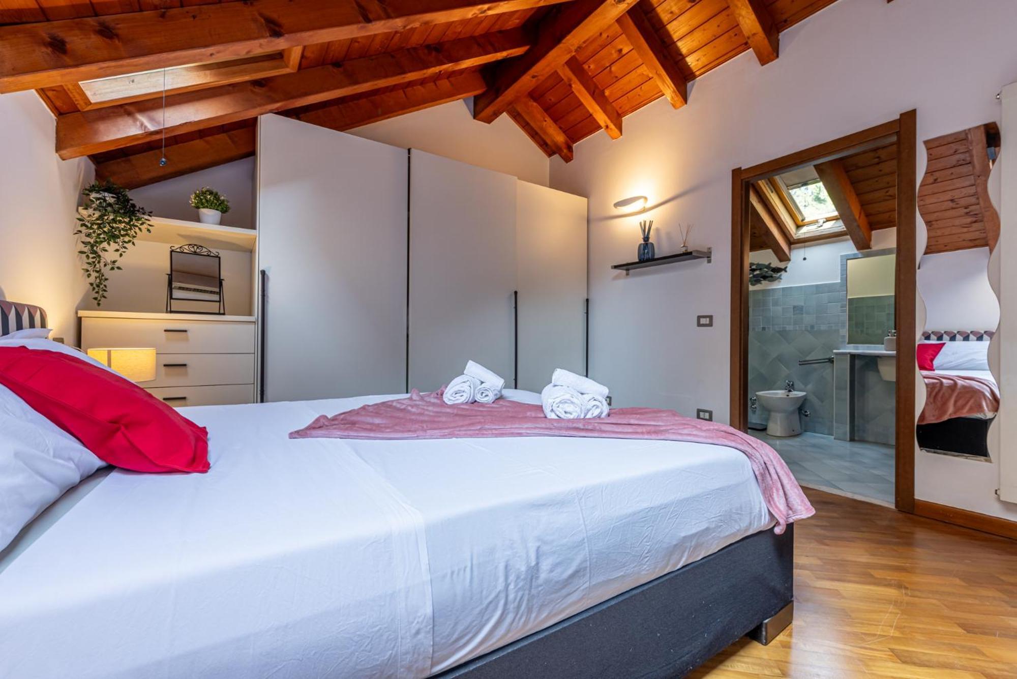 Romantic Suite Navigli - 15Min Duomo - Free Parking Мілан Екстер'єр фото